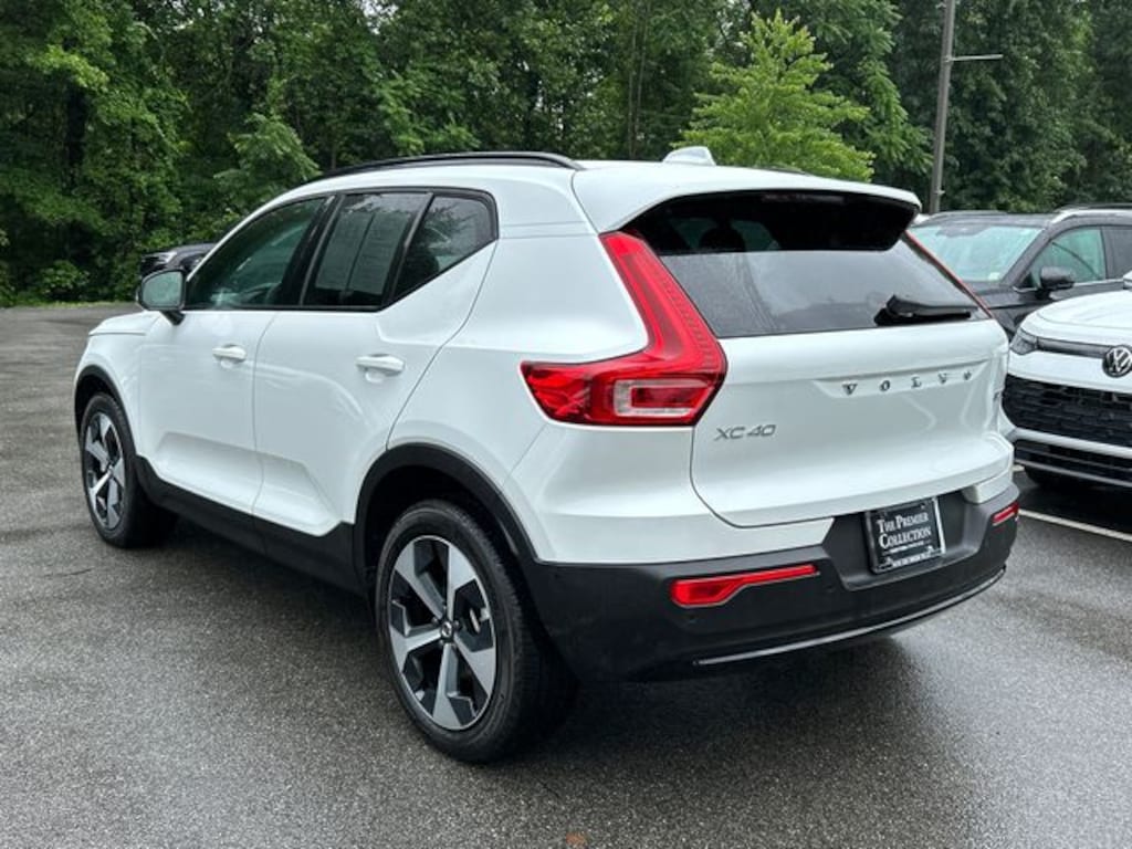 Certified 2026 Volvo XC40 B5 Plus SUV