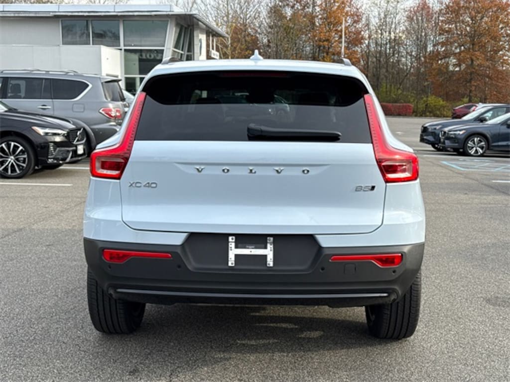 New 2026 Volvo XC40 B5 Plus SUV