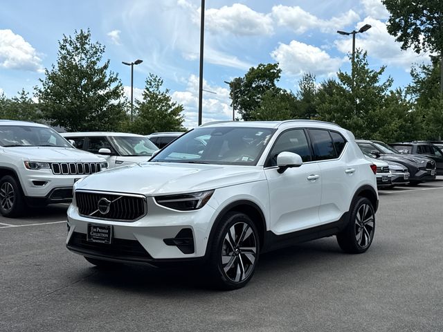 2025 Volvo XC40 B5 Plus Bright AWD's photo