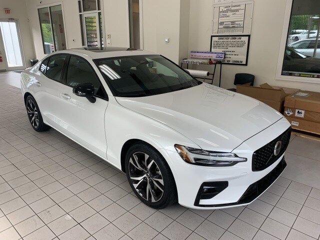 2024 Volvo S60 B5 Core photo 3