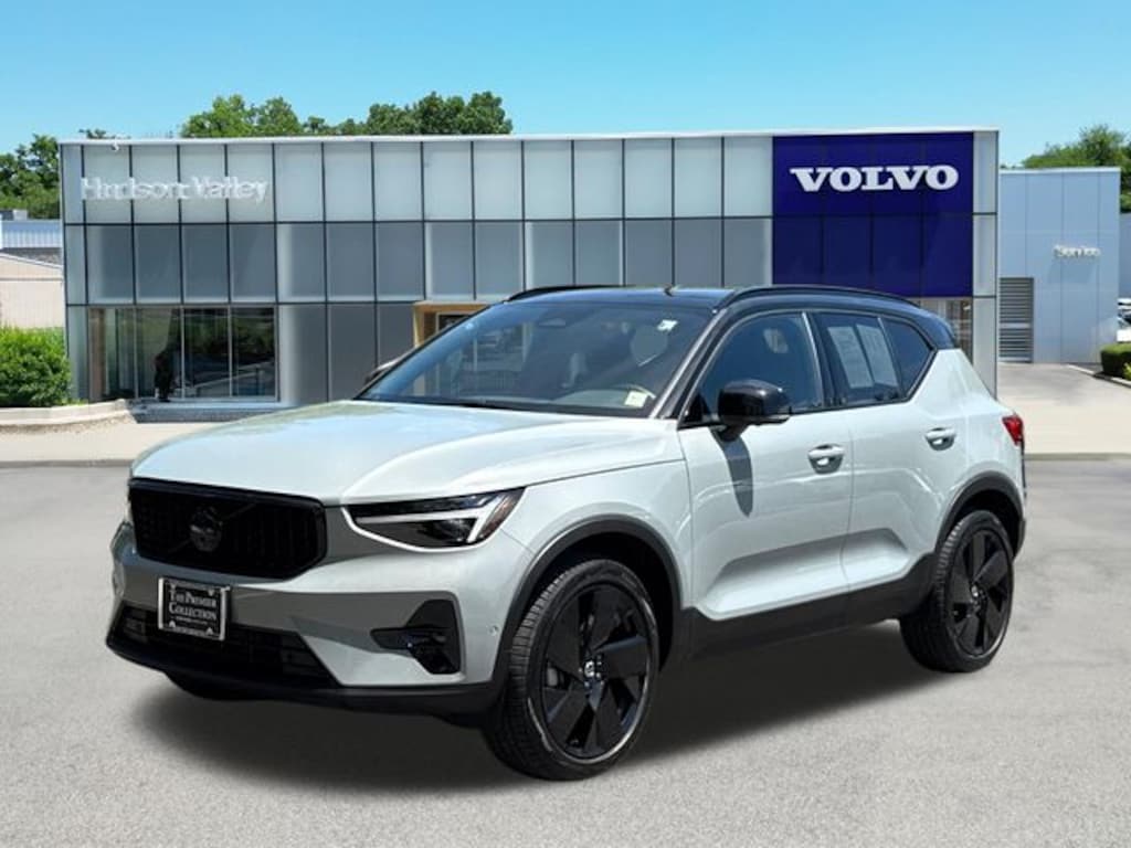 Used 2026 Volvo XC40 B5 Ultra Black Edition SUV
