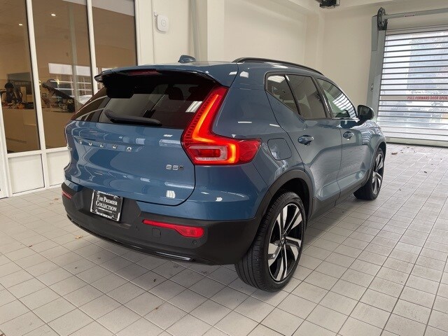 2023 Volvo XC40 AWD Plus photo 4