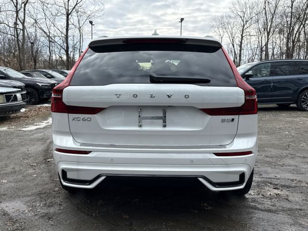 New 2026 Volvo XC60 B5 Plus SUV