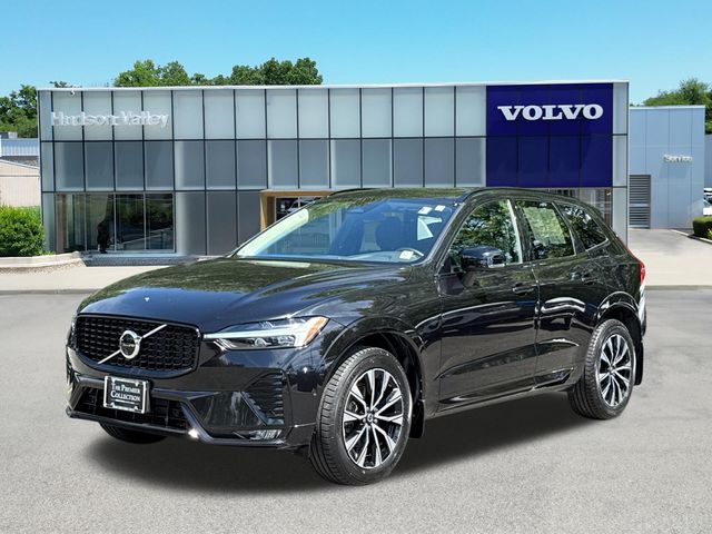 2024 Volvo XC60 B5 Plus Dark Theme AWD's photo