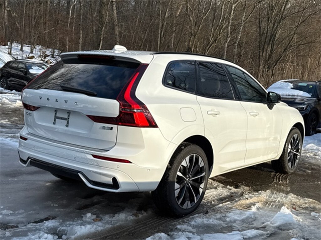 New 2026 Volvo XC60 B5 Plus SUV