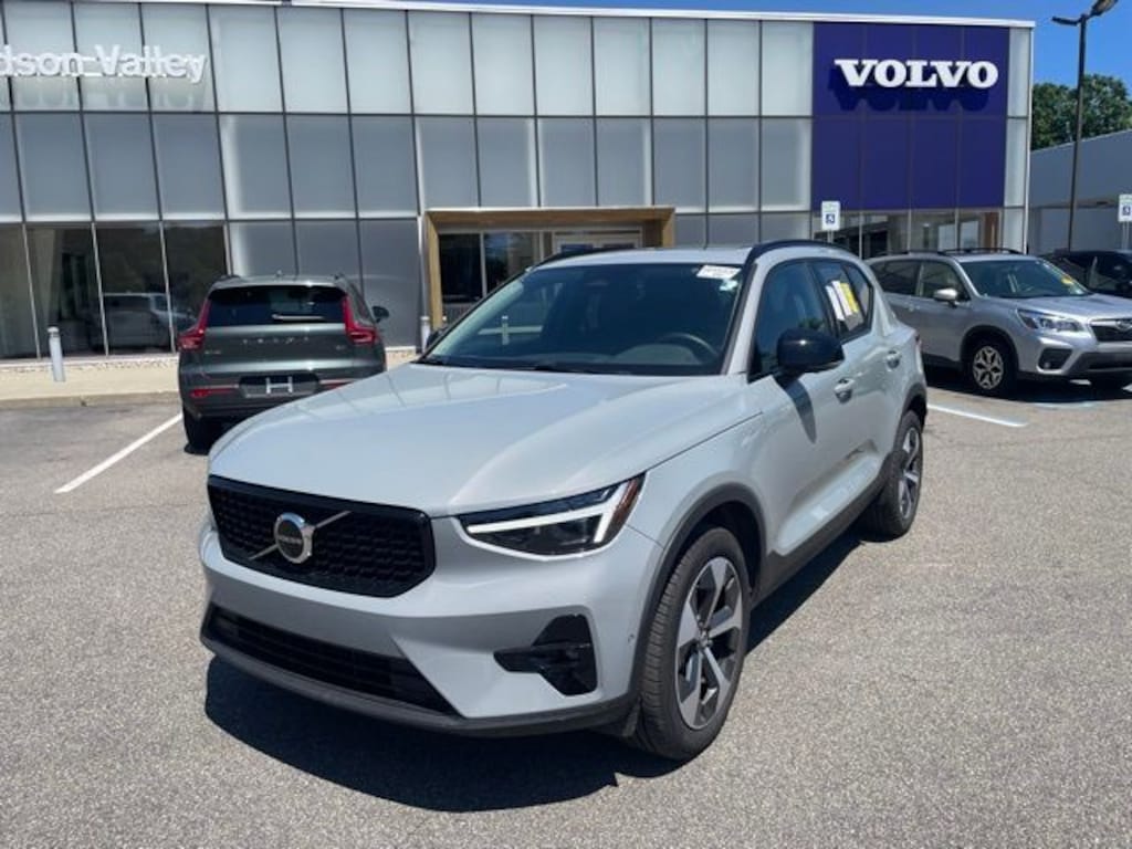 Used 2026 Volvo XC40 B5 Plus SUV