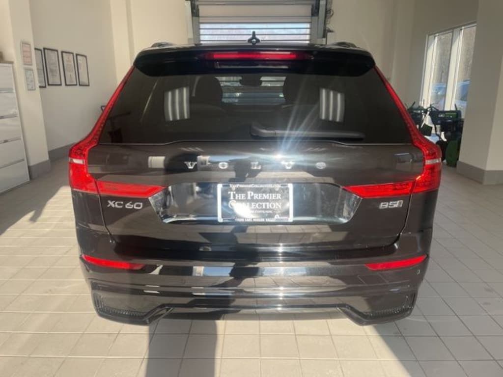 Certified 2025 Volvo XC60 B5 Core SUV