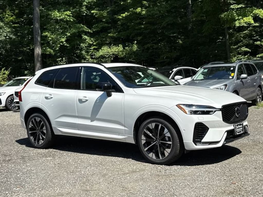 New 2026 Volvo XC60 B5 Plus SUV