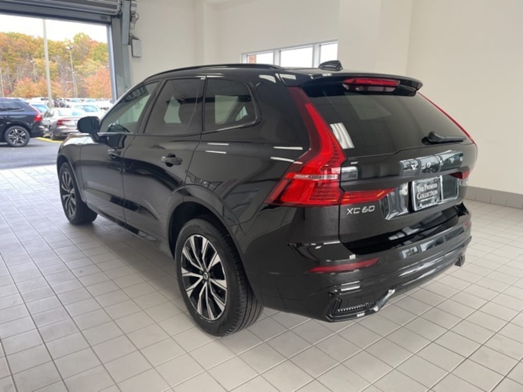 Certified 2025 Volvo XC60 B5 Core SUV