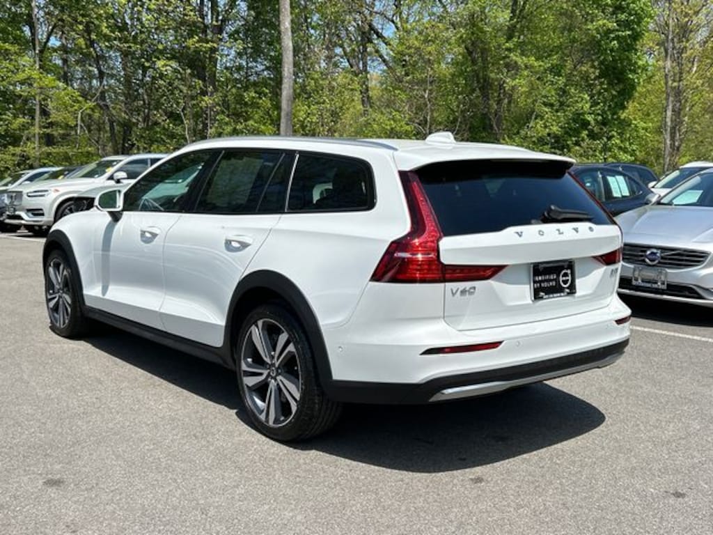 Certified 2025 Volvo V60 Cross Country B5 Plus Wagon
