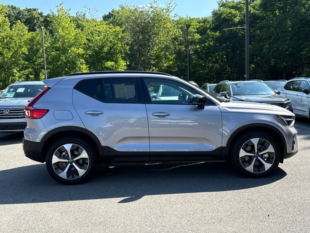 Certified 2026 Volvo XC40 B5 Plus SUV