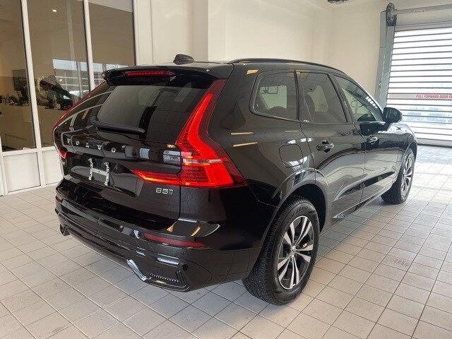 2024 Volvo XC60 B5 Core photo 3