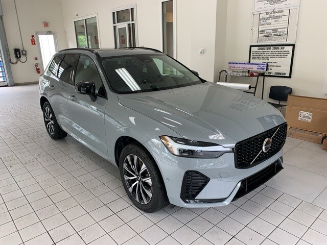 2024 Volvo XC60 B5 Plus photo 3