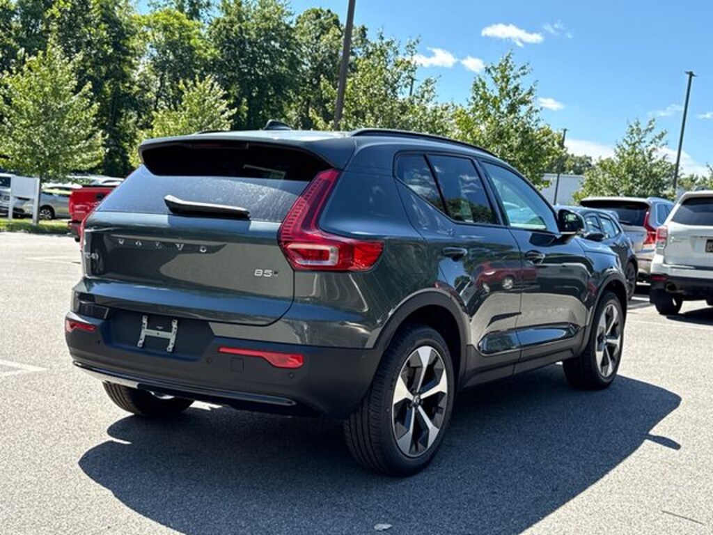 New 2026 Volvo XC40 B5 Plus SUV