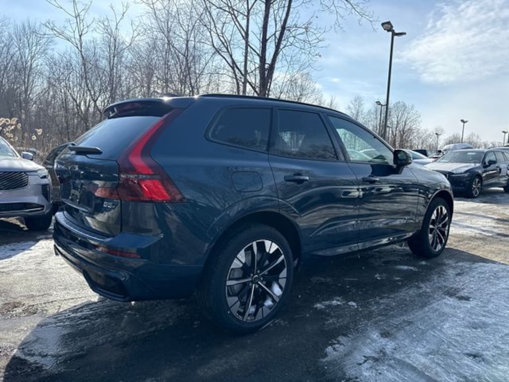 New 2026 Volvo XC60 B5 Plus SUV