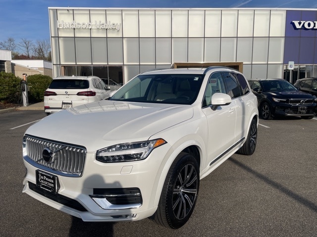 2024 Volvo XC90 Core's photo