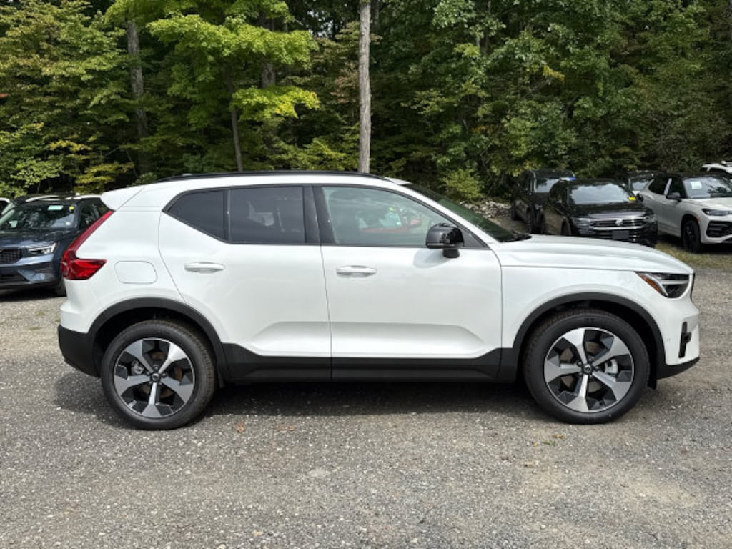 New 2026 Volvo XC40 B5 Plus SUV