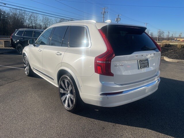 2024 Volvo XC90 T8 Plus photo 2