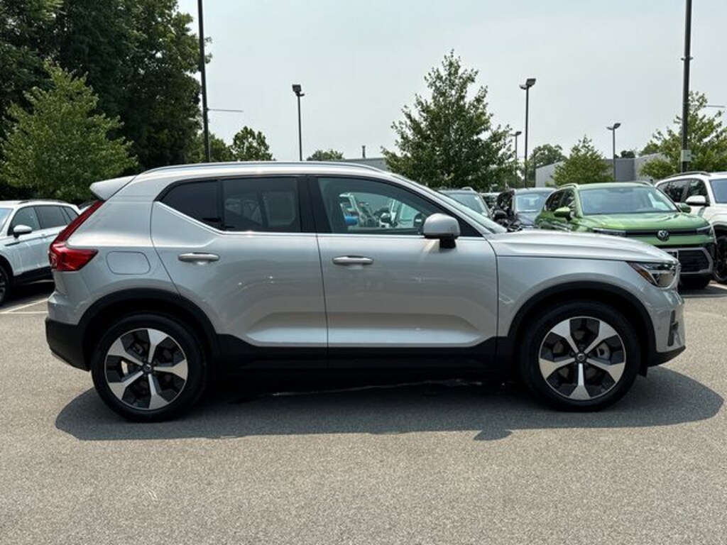 Certified 2025 Volvo XC40 B5 Plus Bright Theme SUV
