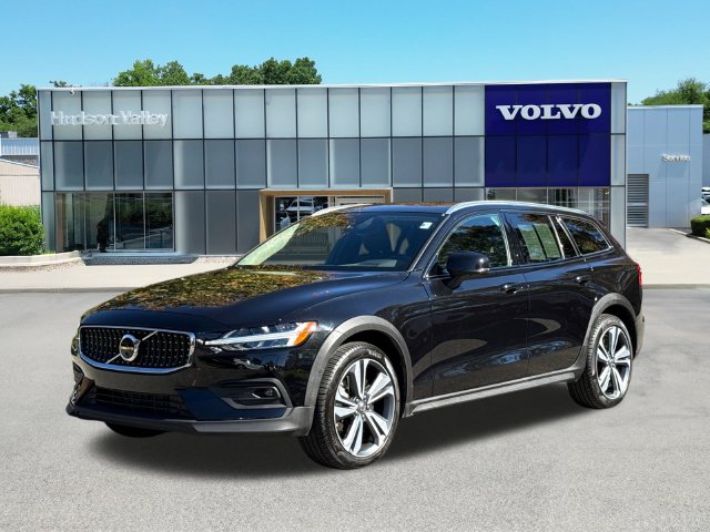 Certified 2026 Volvo V60 Cross Country B5 Plus Wagon