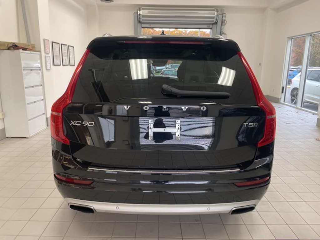 Used 2021 Volvo XC90 T5 Momentum 7 Passenger SUV