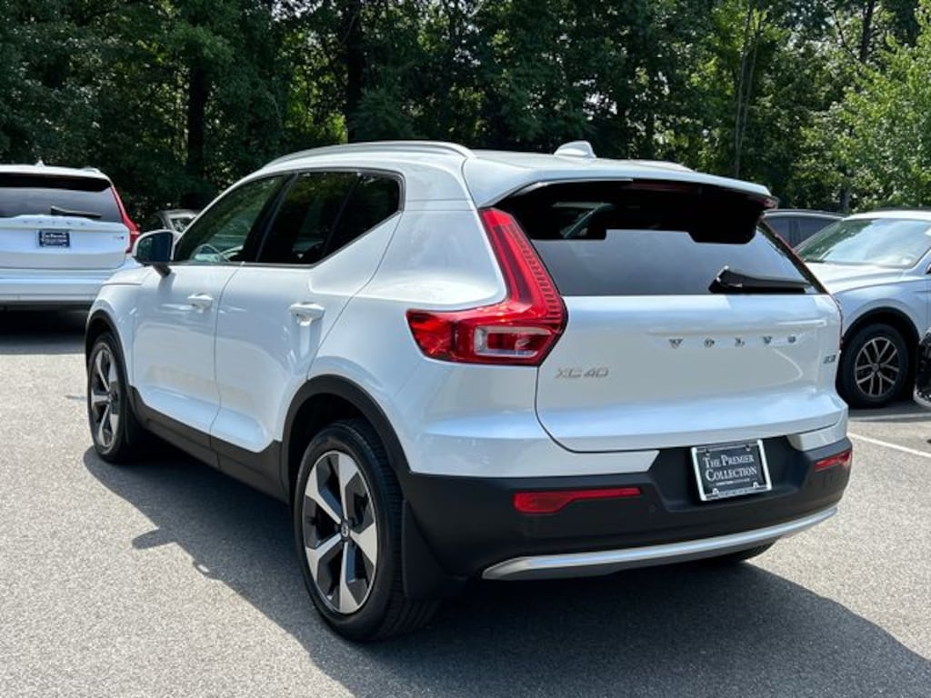 Certified 2024 Volvo XC40 B5 Core SUV
