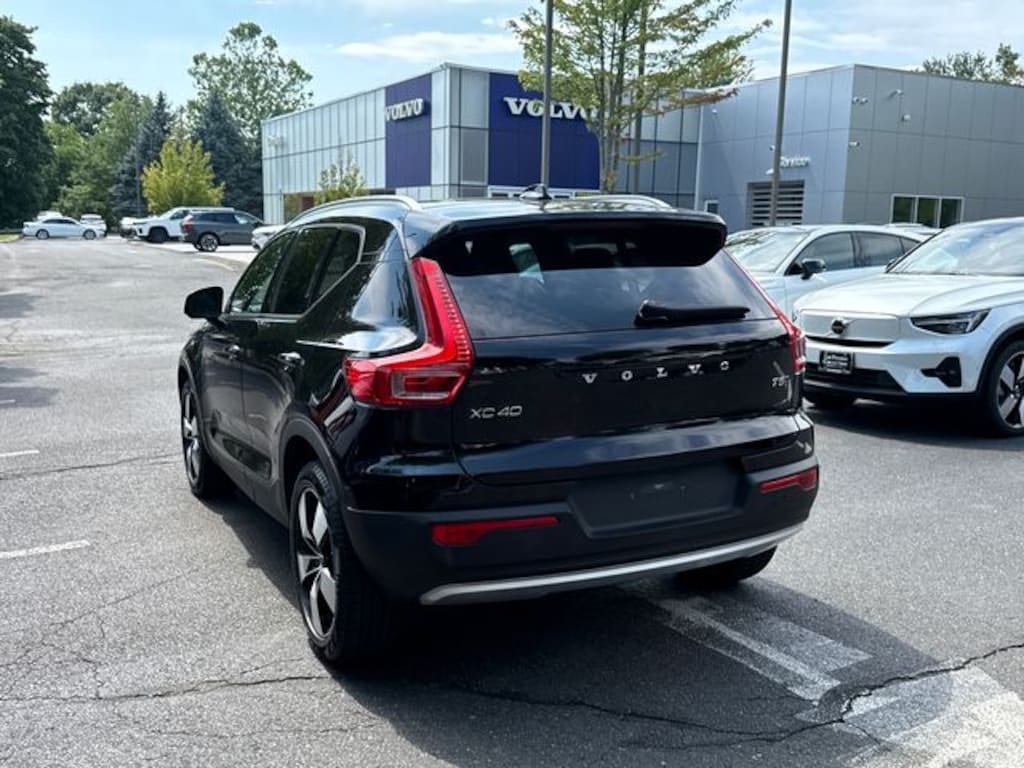 Used 2020 Volvo XC40 T5 Momentum SUV