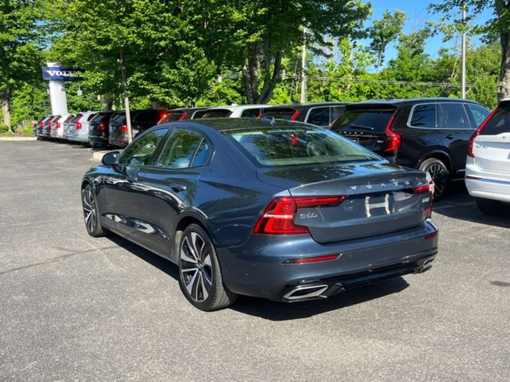 Used 2022 Volvo S60 B5 AWD Momentum Sedan