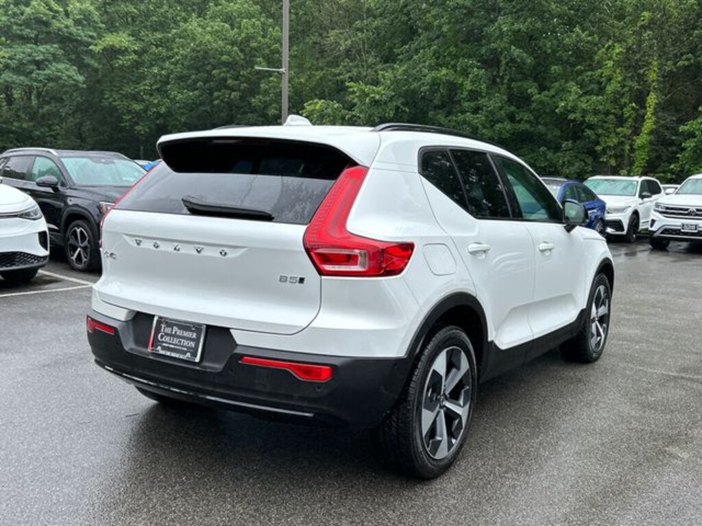 Certified 2026 Volvo XC40 B5 Plus SUV