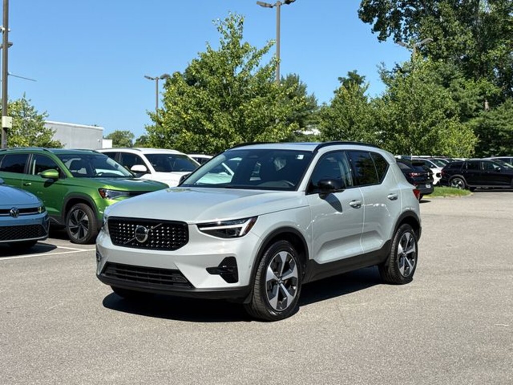 Used 2026 Volvo XC40 B5 Plus SUV
