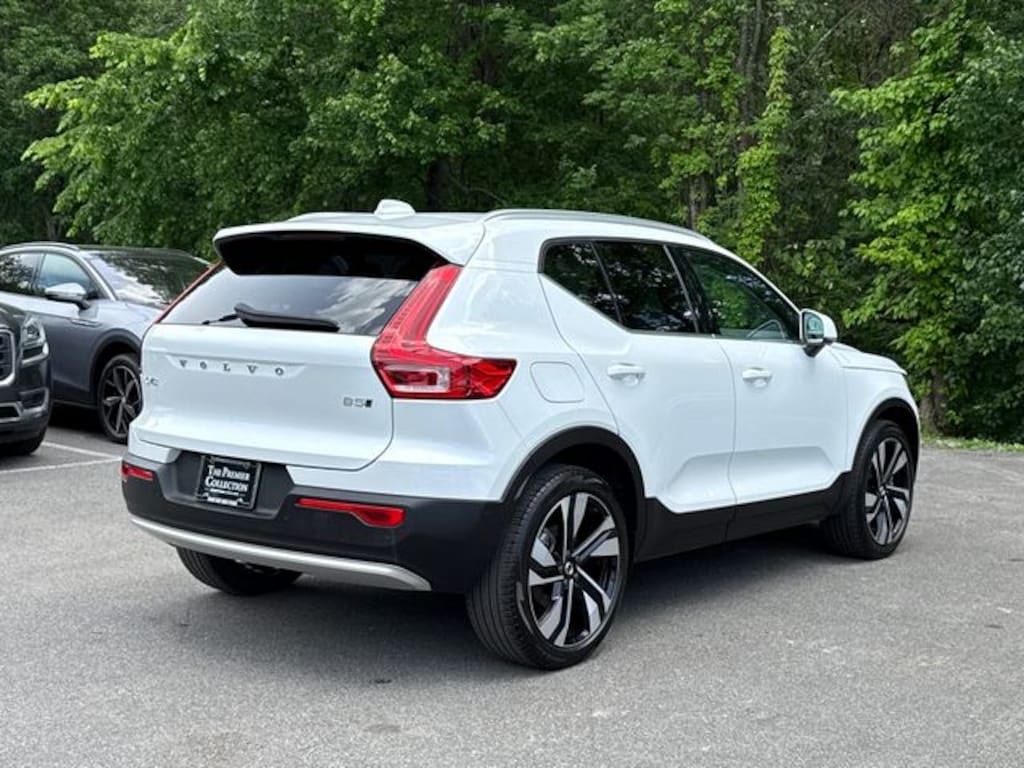 Certified 2025 Volvo XC40 B5 Plus Bright Theme SUV