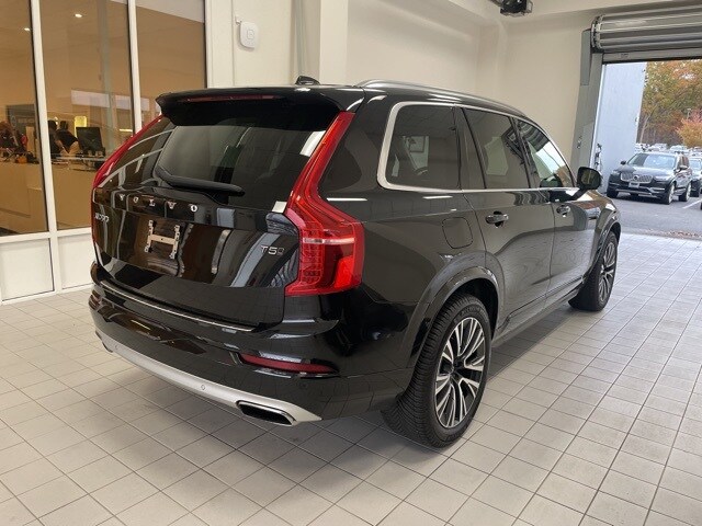 2021 Volvo XC90 T5 Momentum photo 3