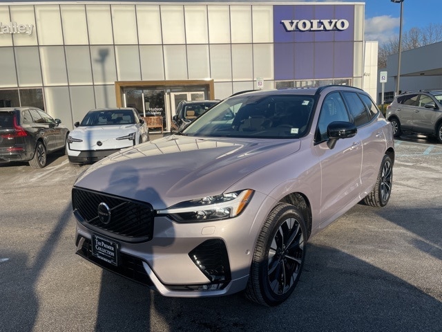 2026 Volvo XC60 Plus's photo