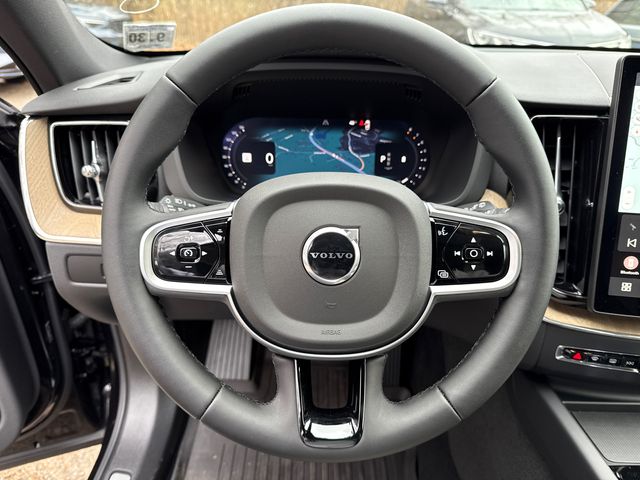 2026 Volvo XC60 Plus - Photo 11