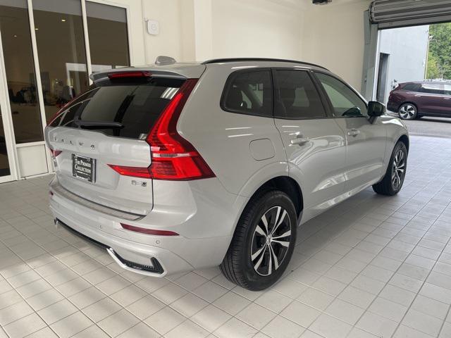 2025 Volvo XC60 B5 Core photo 3