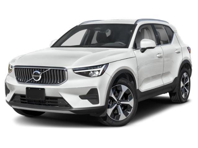2026 Volvo XC40 Plus photo 3