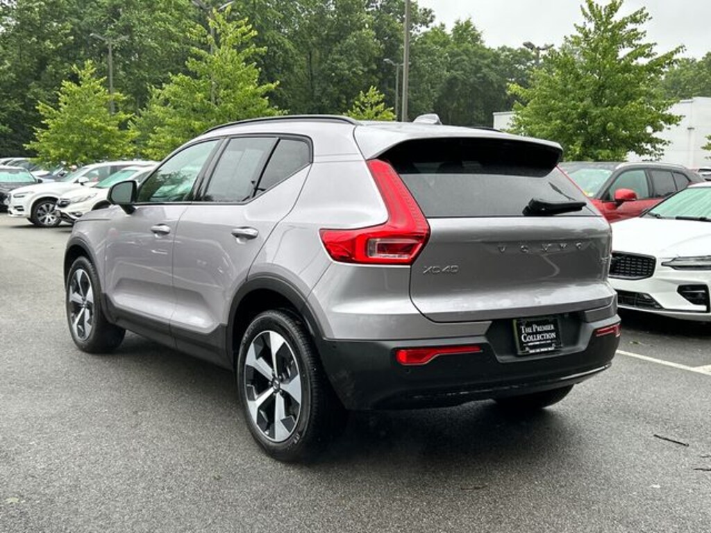 Certified 2026 Volvo XC40 B5 Plus SUV