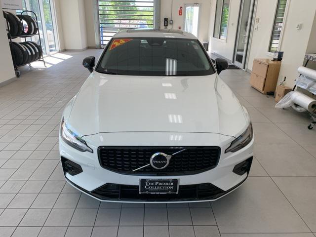 2024 Volvo S60 B5 Core photo 2