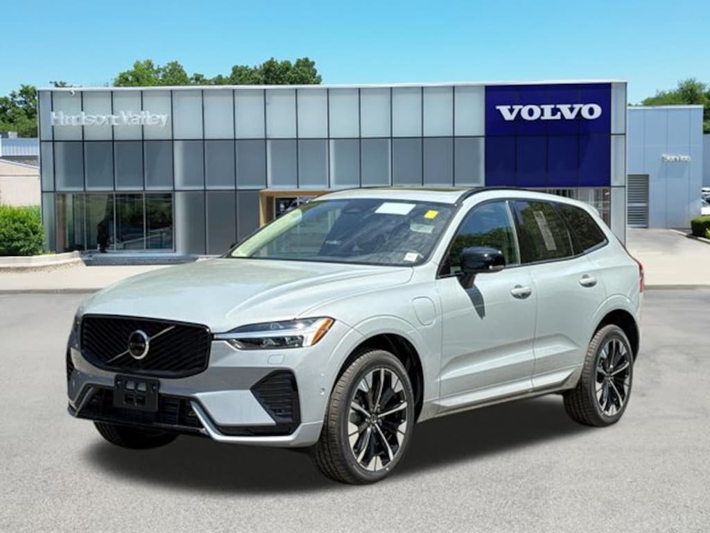 New 2026 Volvo XC60 plug-in hybrid T8 Plus SUV