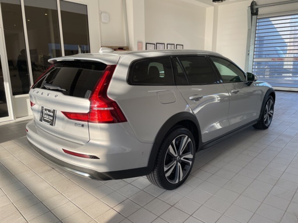 Certified 2025 Volvo V60 Cross Country B5 Plus Wagon
