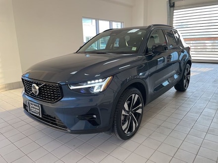2026 Volvo XC40 B5 Plus SUV