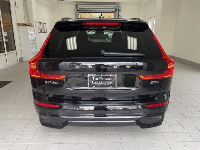 2025 Volvo XC60 B5 Core photo 3