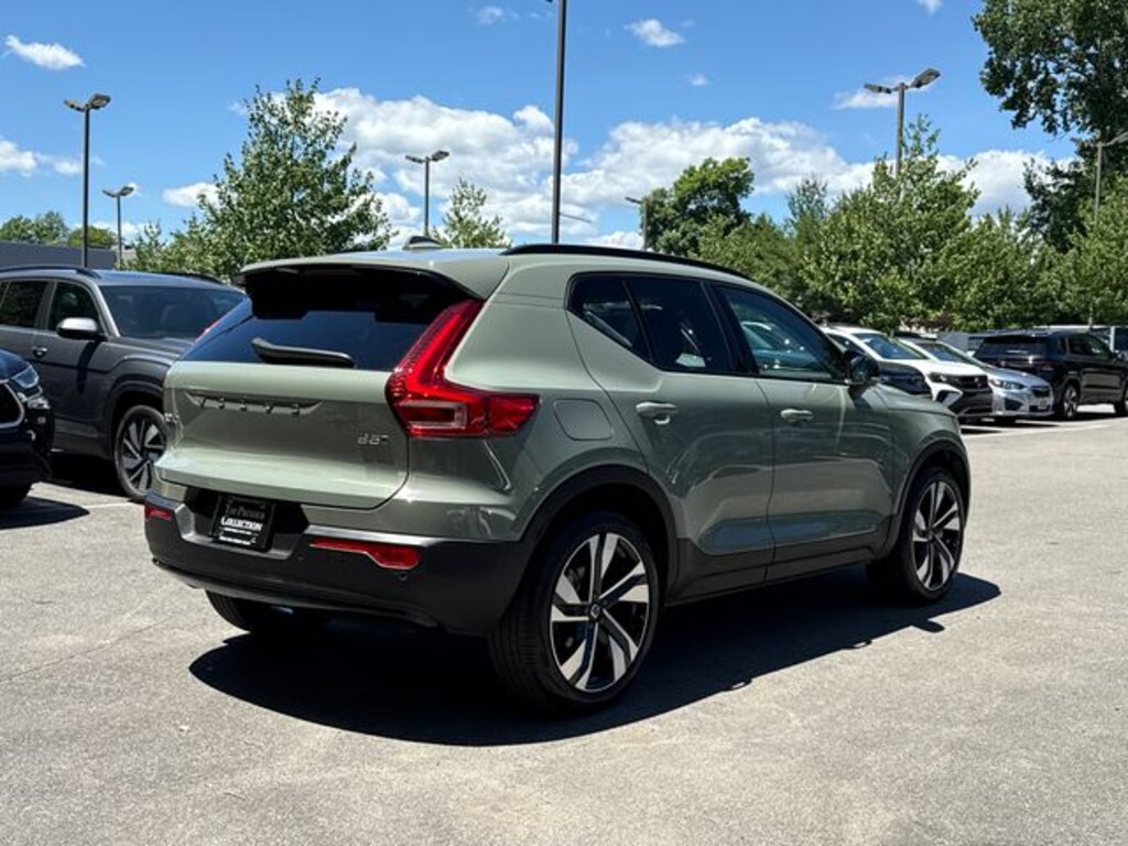 Used 2025 Volvo XC40 B5 Plus Dark Theme SUV