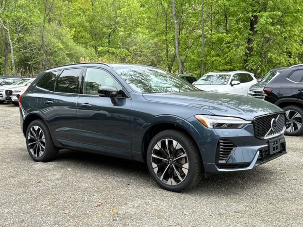 New 2026 Volvo XC60 plug-in hybrid T8 Plus SUV