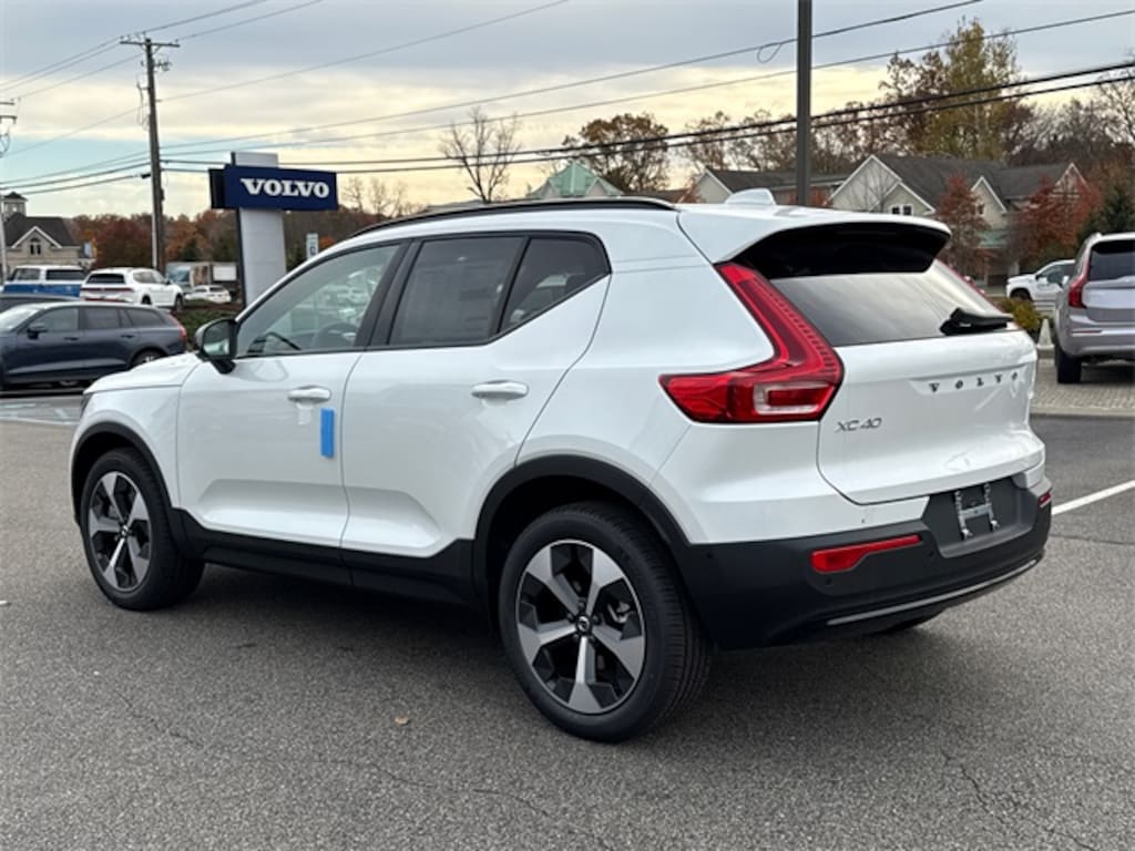 New 2026 Volvo XC40 B5 Plus SUV