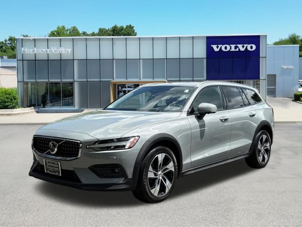 Certified 2025 Volvo V60 Cross Country B5 Plus Wagon