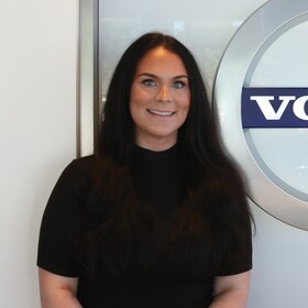 Staff member Stephanie Gavin from ID_5b089bfc3ff9