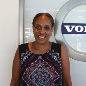 Staff member Tanya Travis from ID_4d40339cf77f