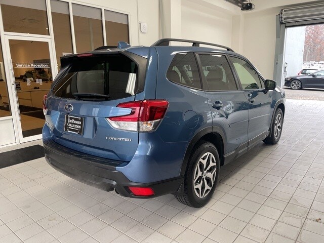 2021 Subaru Forester Premium photo 4