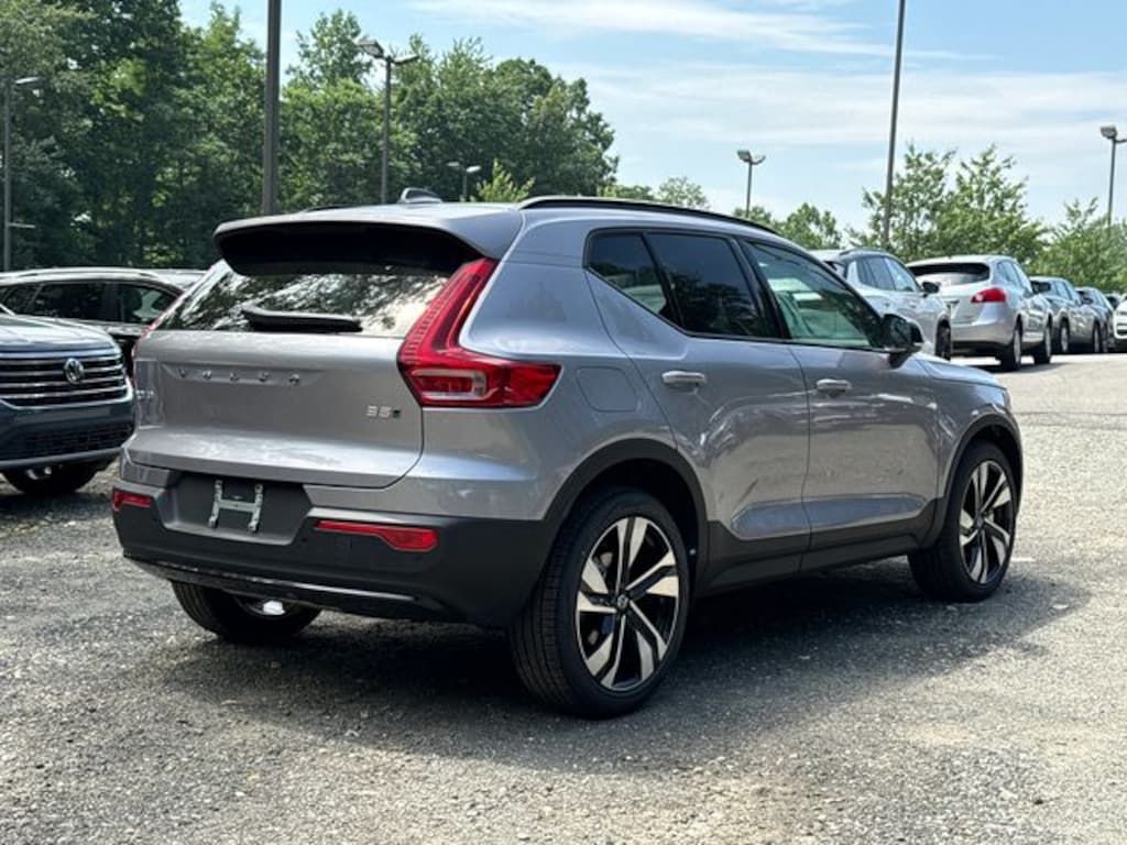 New 2026 Volvo XC40 B5 Plus SUV